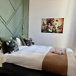 Brussels Airport White Castle Bed & Breakfast 4*
