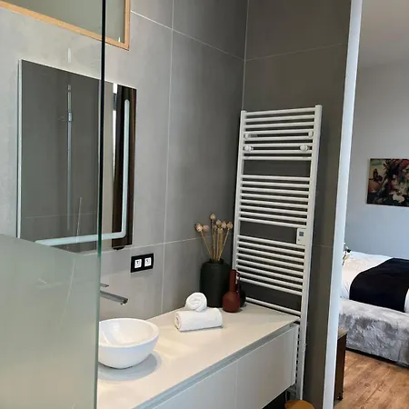 Bed and Breakfast White Castle - Airport *