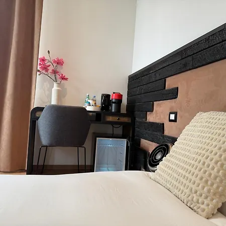Brussels Airport White Castle Bed & Breakfast