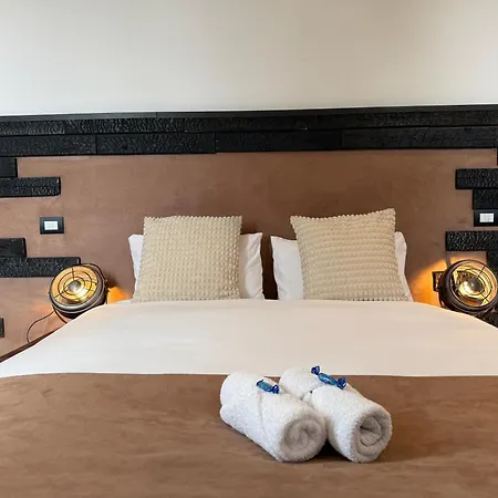 Brussels Airport White Castle Charleroi