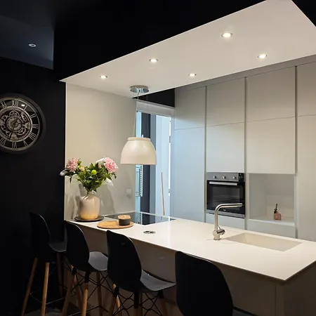 Brussels Airport White Castle 3*