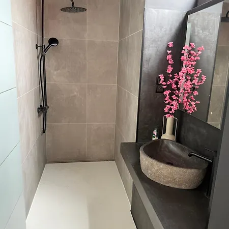 Brussels Airport White Castle Bed & Breakfast