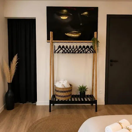 Brussels Airport White Castle Bed & Breakfast