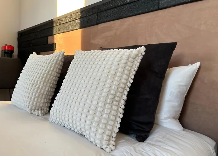 Brussels Airport White Castle Charleroi