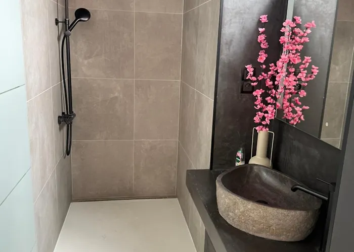 Brussels Airport White Castle Bed & Breakfast